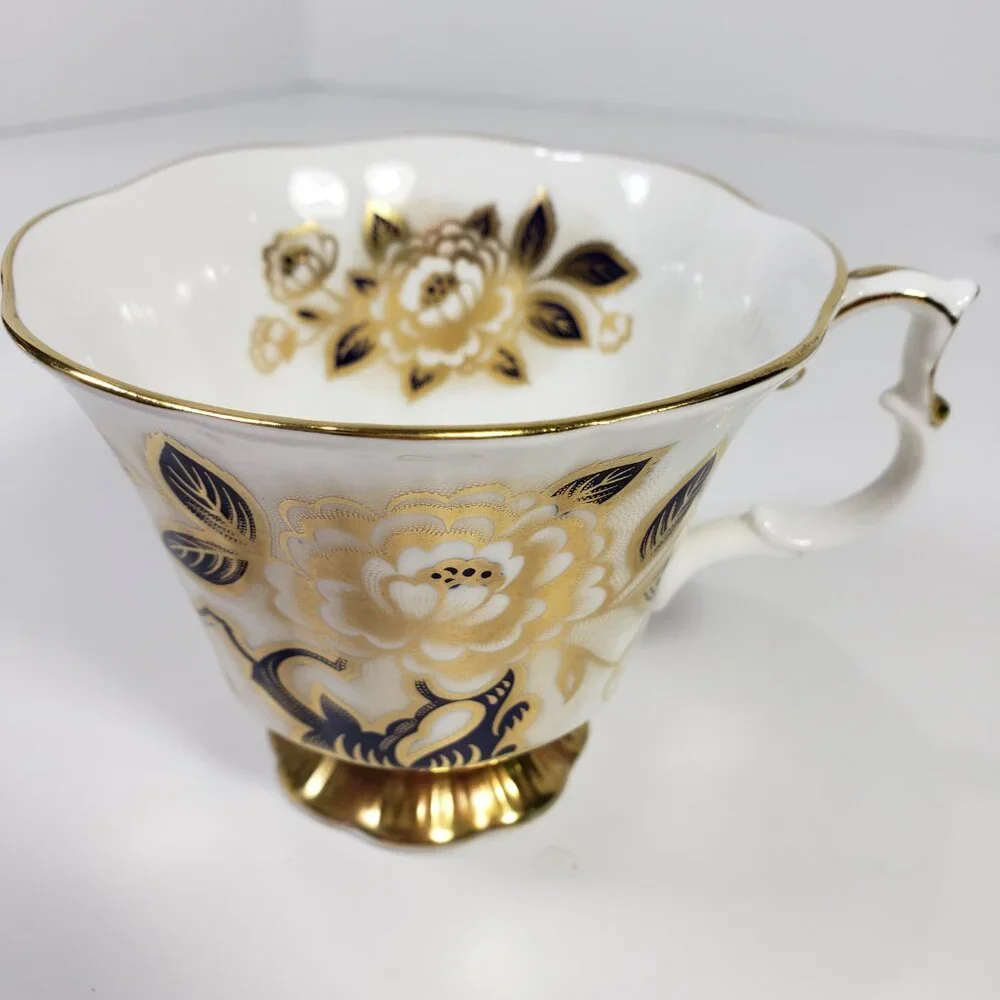 Royal Albert Vintage China Gold Trim Tea Cup Saucer, Excellent Condition - Picture 6 of 9